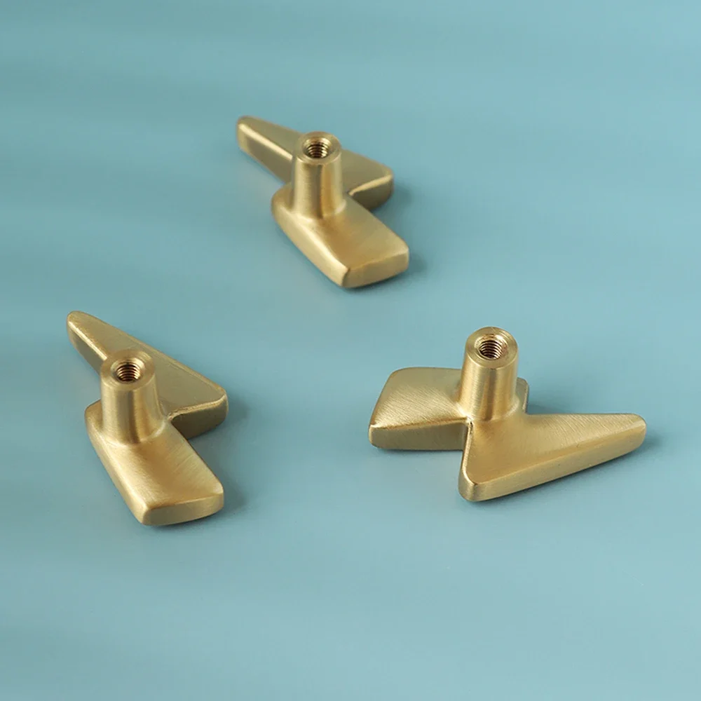 Perillas de gabinete de latón  - Unique Furniture Hardware reseña y precio